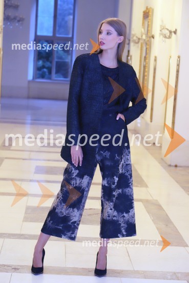  Špela Gosnik, manekenkaRoza oktober 2023, modna revija