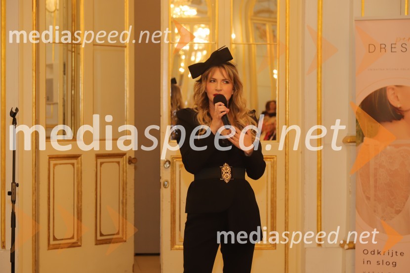  Ani Frece, pevkaRoza oktober 2023, modna revija