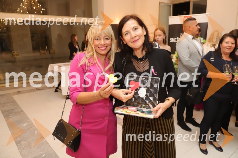  Nataša Vidnar,  v. d. dir. Direktorata za zdravstveno nego;  Nada Kustek, Hosoic SlovenijaRoza oktober 2023, modna revija