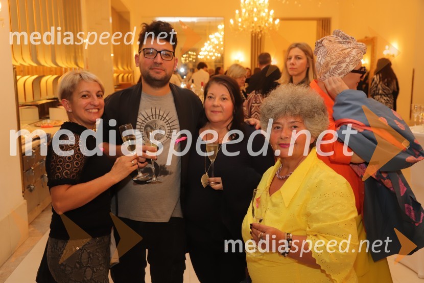  ... ;  David Bacali, modni oblikovalec;  ... ;  ... Roza oktober 2023, modna revija