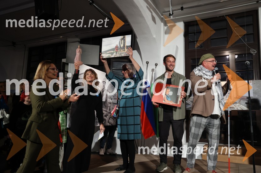  ... ;  Renata Zamida, direktorica, Center Rog;  ... ;  Jure Horvat, fotograf;  Branko Čeak, fotografOdprtje prenovljenega centra Rog