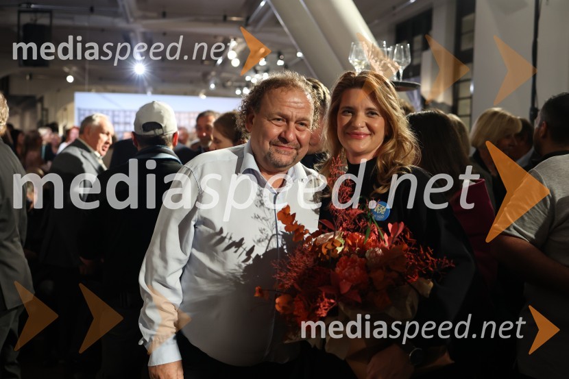  Darko  Brlek, direktor in umetniški vodja, Festival Ljubljana;  Renata Zamida, direktorica, Center RogOdprtje prenovljenega centra Rog