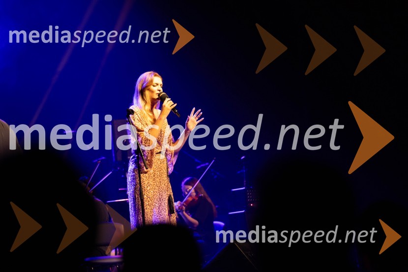  Manca  Špik, pevkaVeliki dobrodelni koncert VILJEM JULIJAN