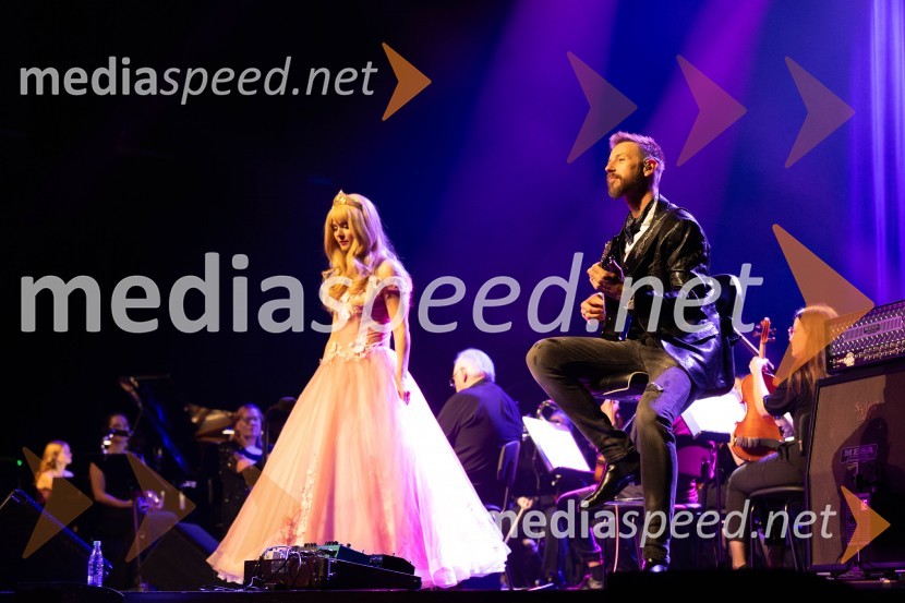  Nina  Bezenšek, društvo Viljem Julijan;  Gregor Bezenšek, glasbenik, Soulgreg artist, društvo Viljem Julijan, kandidat na predsedniških volitvah 2022Veliki dobrodelni koncert VILJEM JULIJAN