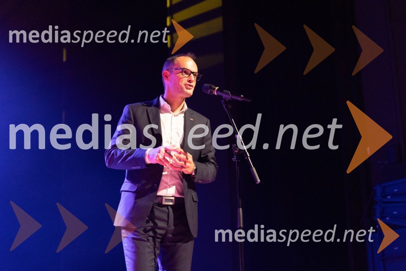  Anže Logar, poslanec SDS, predsednik Ljubljanskega odbora SDSVeliki dobrodelni koncert VILJEM JULIJAN