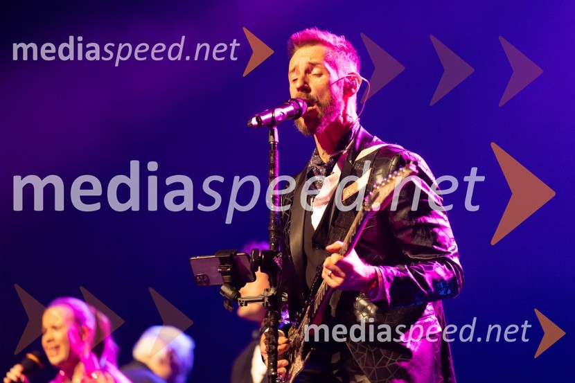  Gregor Bezenšek, glasbenik, Soulgreg artist, društvo Viljem Julijan, kandidat na predsedniških volitvah 2022Veliki dobrodelni koncert VILJEM JULIJAN