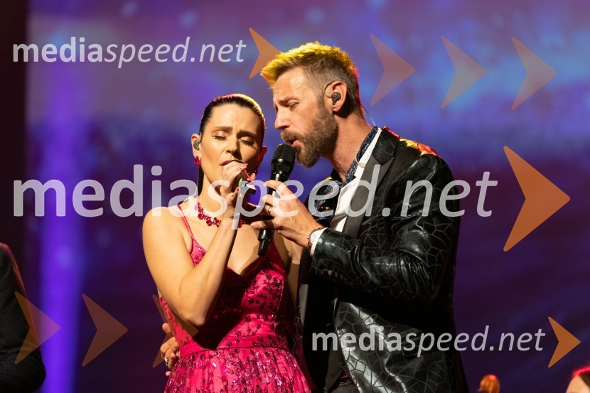  Nina  Bezenšek, društvo Viljem Julijan;  Gregor Bezenšek, glasbenik, Soulgreg artist, društvo Viljem Julijan, kandidat na predsedniških volitvah 2022Veliki dobrodelni koncert VILJEM JULIJAN