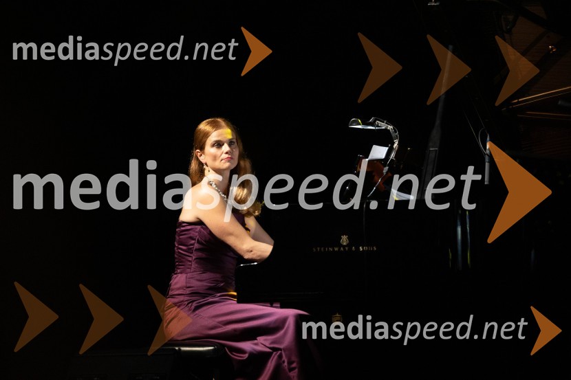  Mojca Eferl, pianistkaVeliki dobrodelni koncert VILJEM JULIJAN