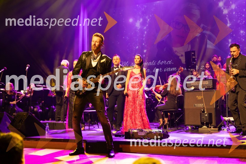  Gregor Bezenšek, glasbenik, Soulgreg artist, društvo Viljem Julijan, kandidat na predsedniških volitvah 2022Veliki dobrodelni koncert VILJEM JULIJAN