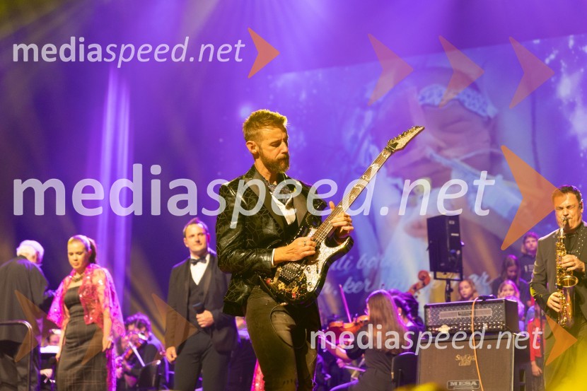  Gregor Bezenšek, glasbenik, Soulgreg artist, društvo Viljem Julijan, kandidat na predsedniških volitvah 2022Veliki dobrodelni koncert VILJEM JULIJAN