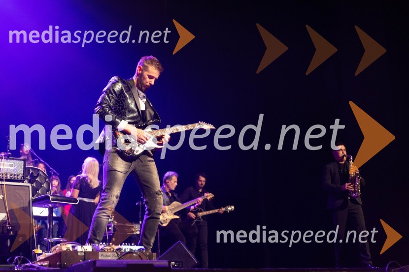  Gregor Bezenšek, glasbenik, Soulgreg artist, društvo Viljem Julijan, kandidat na predsedniških volitvah 2022Veliki dobrodelni koncert VILJEM JULIJAN