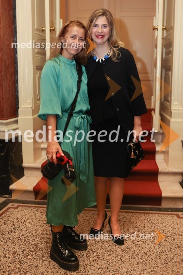  Darja Štravs Tisu, radijska voditeljica, glasbenica in fotografinja;  Barbara Čepirlo Čičigoj, odnosi z javnostjo Opera in Balet LjubljanaRequiem, premiera