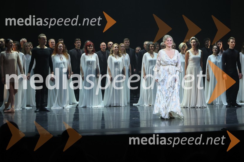  Martina  Zadro, operna pevkaRequiem, premiera