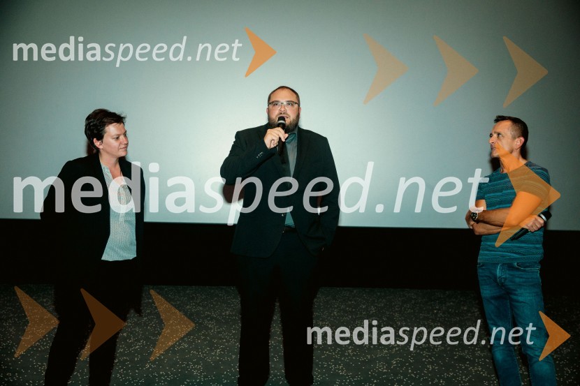  Iza Strehar, dramatičarka in scenaristka;  Žiga Virc, slovenski režiser;  Damijan Vinter, voditeljPremiera filma Poslednji heroj v Cineplexx Novo mesto