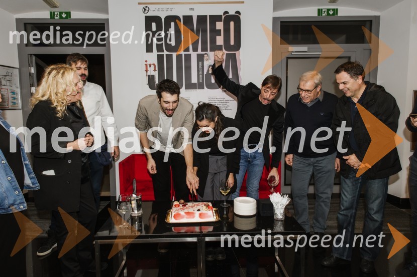  Katja Pegan,  direktorica in režiserka, Gledališče Koper Teatro Capodistria;  Mak  Tepšić, igralec;  Nataša Perić, igralka;  Igor Štamulak, igralec;  Aleš Valič, igralec;  ... Romeo in Julija, premiera v Gledališču Koper