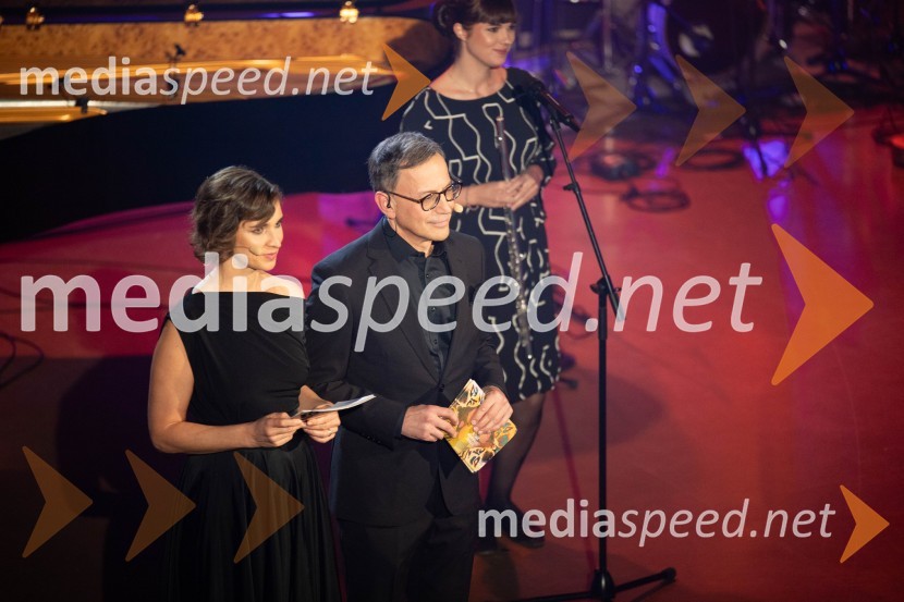  Višnja Fičor, igralka;  Igor Velše, voditeljFestival slovenskega šansona 2023