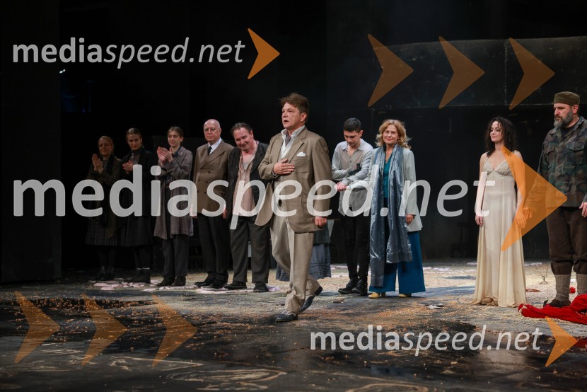  Dragan Bjelogrlić, režiser, igralecPotujoče gledališče Šopalović, drama beograjskega JDP