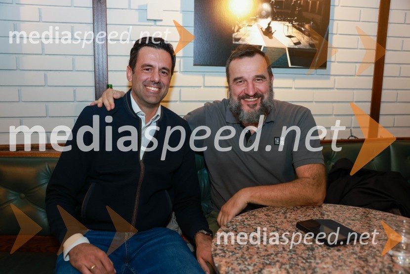 Potujoče gledališče Šopalović, drama beograjskega JDP