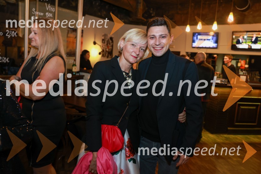  Mira Osvald, solastnica, slaščičarna Ilich;  ... Potujoče gledališče Šopalović, drama beograjskega JDP