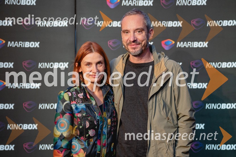  Branka Bezjak, urednica, Večer;  Rok Kajzer, novinar, VečerPremiera filma Poslednji heroj s filmsko ekipo v Mariboxu