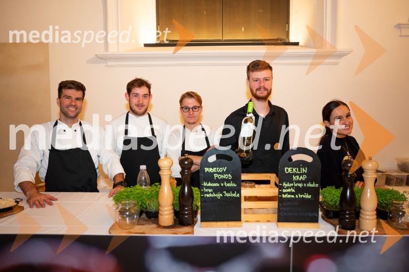  Rok Zebec, lastnik, Bro' Sis bar & restaurant;  Nejc Dobaj, Bro' Sis restavracija, Maribor;  ... ;  Tristan Kotnik, Bro' Sis restavracija, Maribor;  Anja Zebec, Bro' Sis restavracija, Maribor8. salon štajerskih mladih vin Pubec 2023 v Mariboru