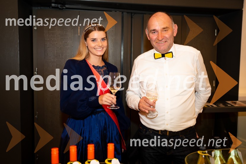  Maruša Mukenauer, Mariborska vinska kraljica 2023;  Bogomir Valdhuber, vinar, Vino Valdhuber, nogometaš Vinske reprezentance Slovenije8. salon štajerskih mladih vin Pubec 2023 v Mariboru