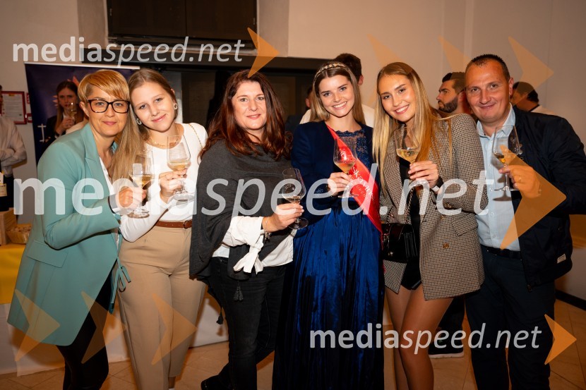  ... ;  ... ;  ... ;  Maruša Mukenauer, Mariborska vinska kraljica 2023;  ... ;  ... 8. salon štajerskih mladih vin Pubec 2023 v Mariboru