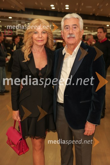  Darja Kuhar Kotnik, soustanoviteljica in podpredsednica Društva za zdravje naroda;  Rajko Kotnik, poslovni direktor Cankarjevega doma, dosedanji predsednik Lions kluba Ljubljana RožnikRade Šerbedžija: Eto pjesma, koncert v Cankarjevem domu