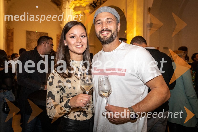  Sara Domajnko, deskarka na snegu;  Filip Flisar, nekdanji smučar prostega sloga in lastnik blagovne znamke Pohorska šunka8. salon štajerskih mladih vin Pubec 2023 v Mariboru