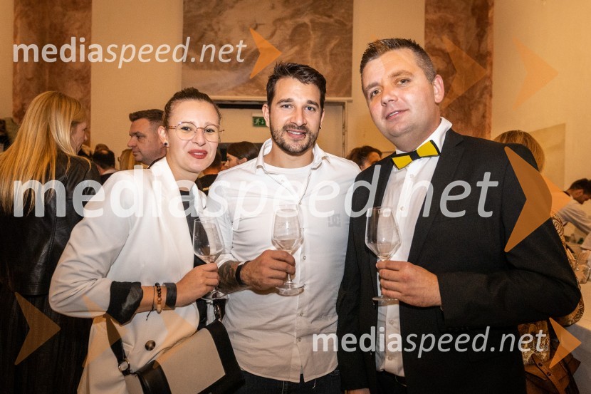  Katja Gregorec, novinarka, Radio Maribor;  ... ;  Robert Levstek,  odgovorni urednik Radia Maribor, moderator prireditev8. salon štajerskih mladih vin Pubec 2023 v Mariboru