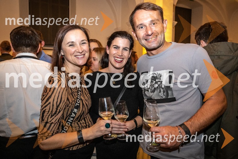  Mojca Remic, Sava Infond;  Manca Kavalar Kreševič, dr.dent.med.Zobozdravstveni atelje M;  Žiga Remic, tehnični direktor, Remax bazeni8. salon štajerskih mladih vin Pubec 2023 v Mariboru