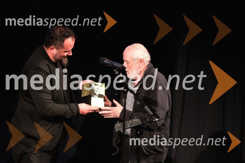  Matevž Luzar, režiser, predsednik DSR ;  Janez Hočevar - Rifle, igralecPodelitev nagrade bert 2023