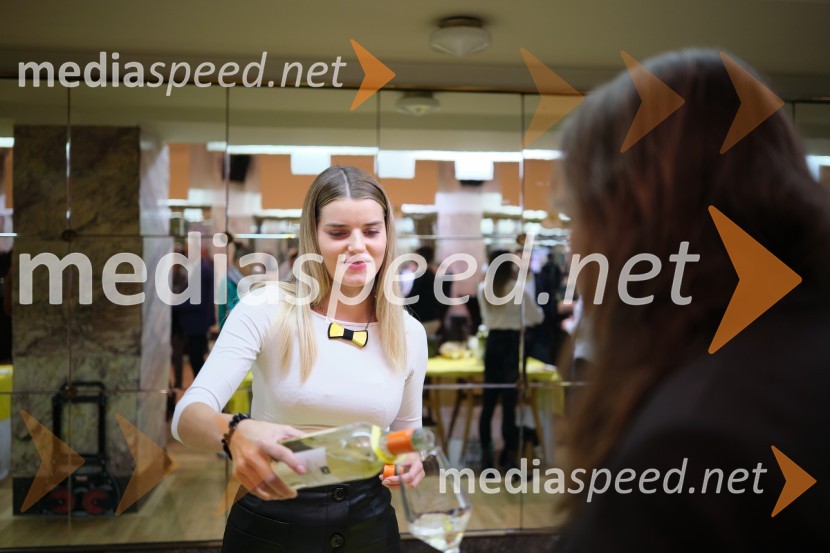  Maruša Mukenauer, Mariborska vinska kraljica 20235. salon štajerskih mladih vin Pubec 2023 v Ljubljani