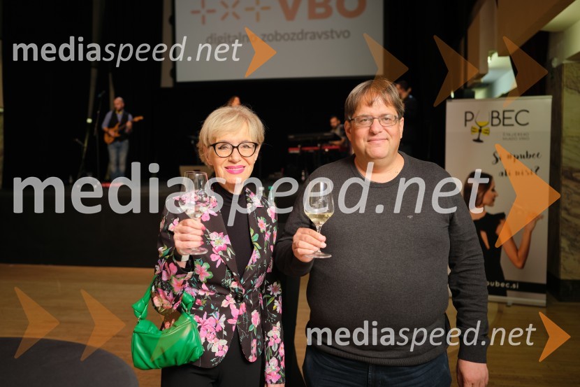  Metka  Premerl, slavistka;  Alan Premerl, turistični vodič5. salon štajerskih mladih vin Pubec 2023 v Ljubljani