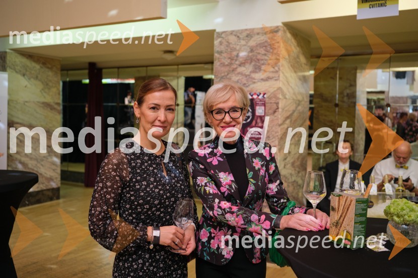  Živa Dondur;  Metka  Premerl, slavistka5. salon štajerskih mladih vin Pubec 2023 v Ljubljani