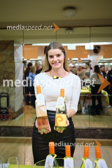  Maruša Mukenauer, Mariborska vinska kraljica 20235. salon štajerskih mladih vin Pubec 2023 v Ljubljani