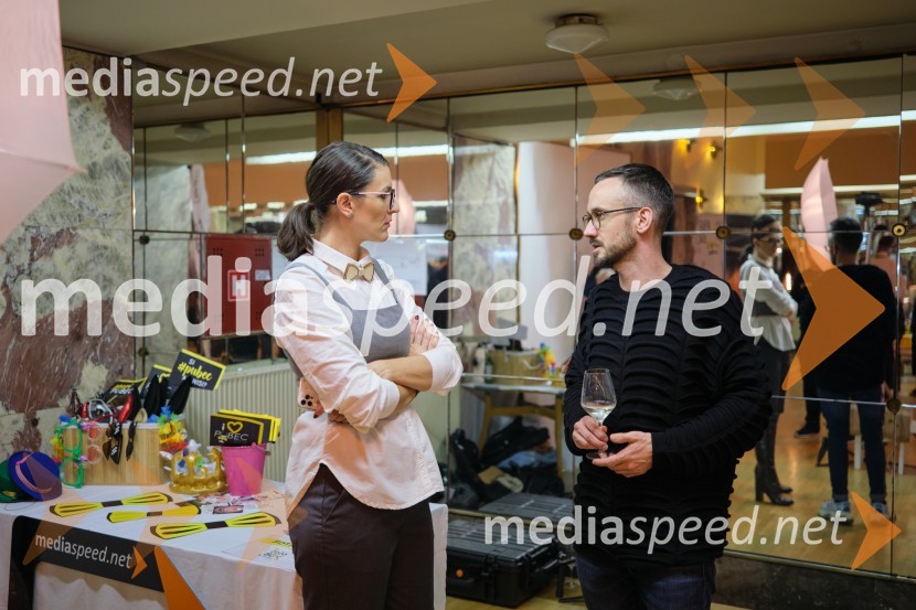  Sandra  Ezgeta Jurišić, vodja marketinga in PR, Planet TV;  Jernej Pristov, vodja službe za odnose z javnostmi SNG Drama Ljubljana5. salon štajerskih mladih vin Pubec 2023 v Ljubljani