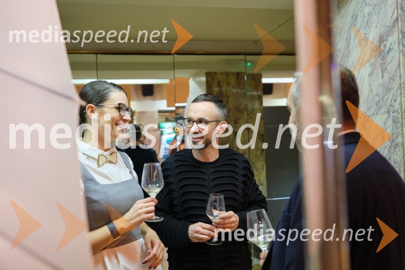  Sandra  Ezgeta Jurišić, vodja marketinga in PR, Planet TV;  Jernej Pristov, vodja službe za odnose z javnostmi SNG Drama Ljubljana5. salon štajerskih mladih vin Pubec 2023 v Ljubljani