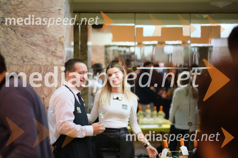  ... ;  Maruša Mukenauer, Mariborska vinska kraljica 20235. salon štajerskih mladih vin Pubec 2023 v Ljubljani