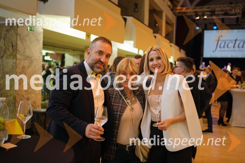  Borut  Cvetko, kreativni direktor, Mediaspeed d.o.o.;  Barbra Jermann, urednica revije Suzy;  Natalija Cvetko, Mediaspeed d.o.o.5. salon štajerskih mladih vin Pubec 2023 v Ljubljani