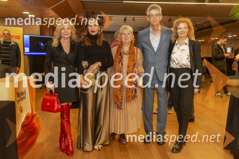  Darja Kuhar Kotnik, soustanoviteljica in podpredsednica Društva za zdravje naroda;  ... ;  Irena  Butoln, germanistka;  Andrej  Kren, direktor PC Brdo; mag. Tadeja Kuhar, predstavnica Državne revizijske komisije za odnose z javnostmi34. Ljubljanski mednarodni filmski festival - LIFFe, otvoritev