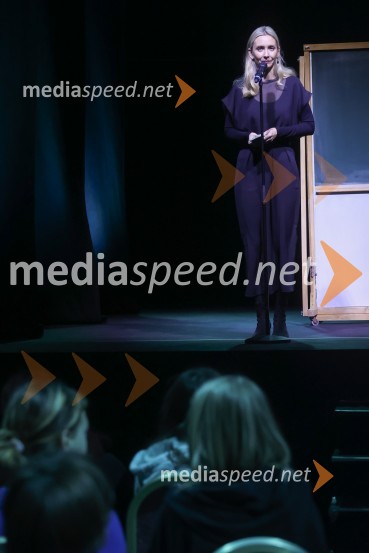  Barbara Murn Vrviščar, direktorica Pionirskega domaPremiera mladinske predstave A me slišiš?!?