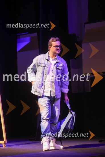  Gregor Podričnik, igralecPremiera mladinske predstave A me slišiš?!?