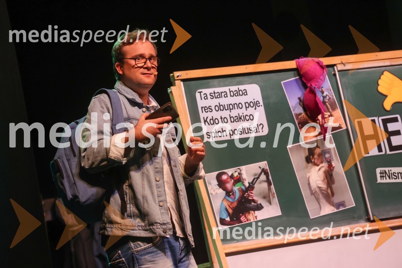  Gregor Podričnik, igralecPremiera mladinske predstave A me slišiš?!?