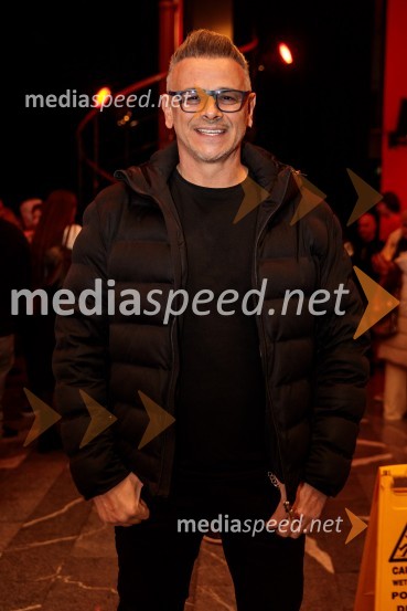  Samuel Lucas, glasbenikKar želiš, to dobiš, premiera komedije