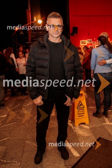  Samuel Lucas, glasbenikKar želiš, to dobiš, premiera komedije