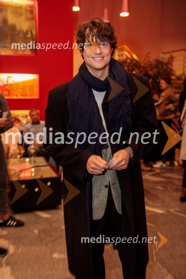  Domen Valič, igralecKar želiš, to dobiš, premiera komedije