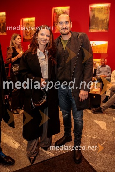  Valentina Zajtl;  Vid  Valič, stand-up komik, voditeljKar želiš, to dobiš, premiera komedije