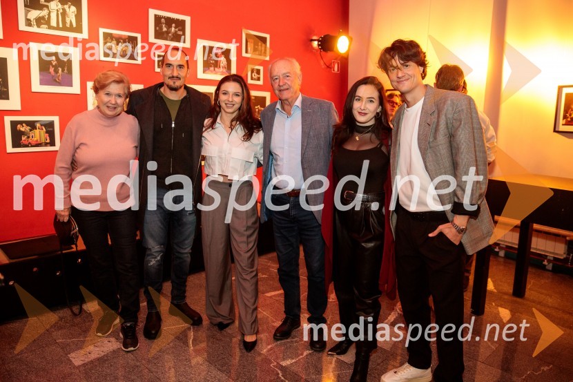  ... ;  Vid  Valič, stand-up komik, voditelj;  Valentina Zajtl;  ... ;  Urša Premik, fotografinja;  Domen Valič, igralecKar želiš, to dobiš, premiera komedije