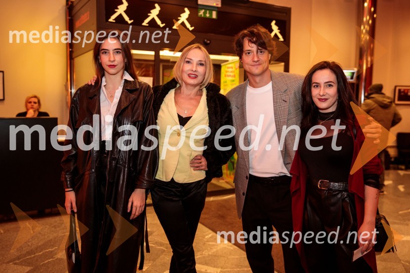  ... ;  Tanja Ribič, igralka;  Domen Valič, igralec;  Urša Premik, fotografinjaKar želiš, to dobiš, premiera komedije